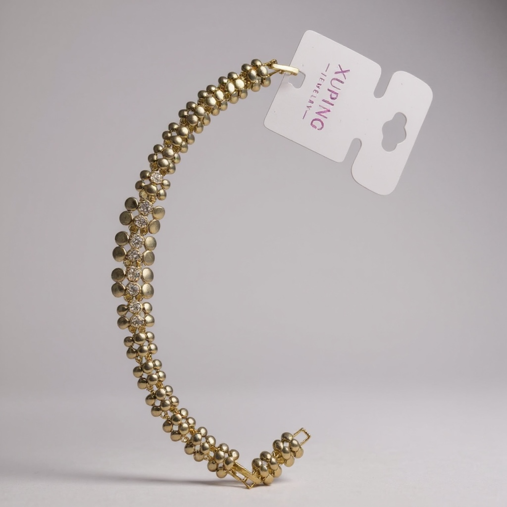 6802B - Xuping Gold Bracelet – Sparkling Crystal 17cm