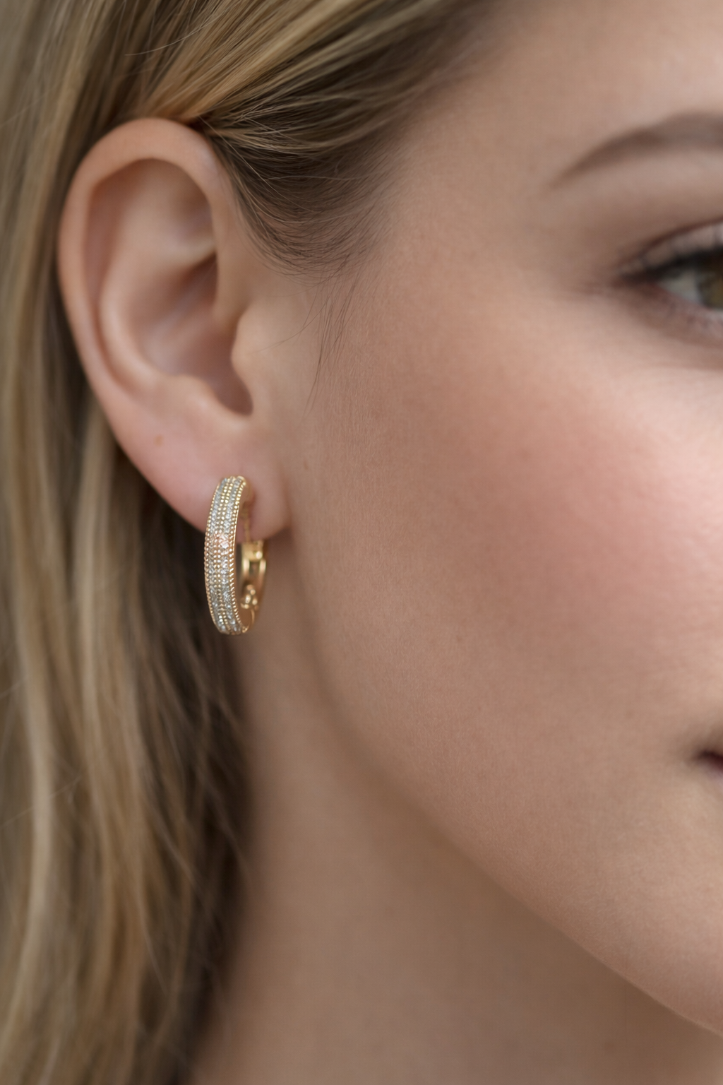 UEYX1812 - 4.36 Xuping Gold Hoop Earrings – Sparkling Crystal Huggie Set