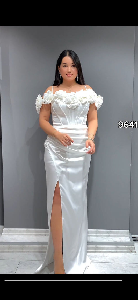 Evening Dinner Dress – Elegant & Timeless